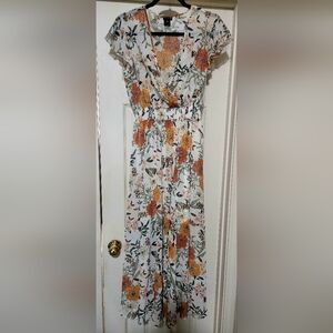 Chic Floral Wrap Dress in Orange and White